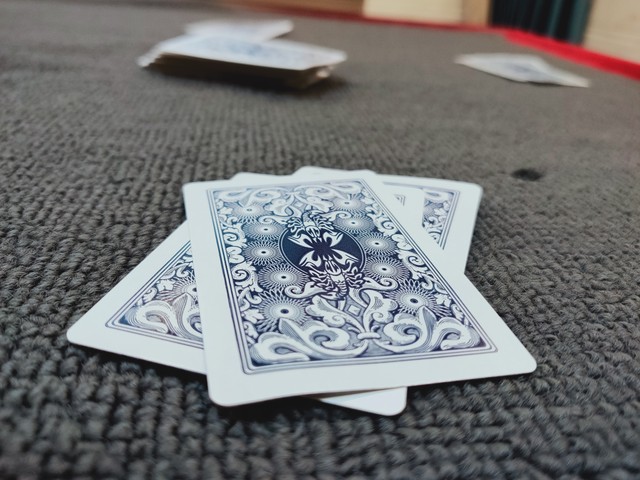 扑克牌起源传说_扑克牌54张4种花色含义_GG扑克游戏规则