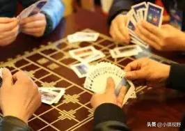 掼蛋风靡全国，规则玩法类似升级，两副牌四人两组对抗